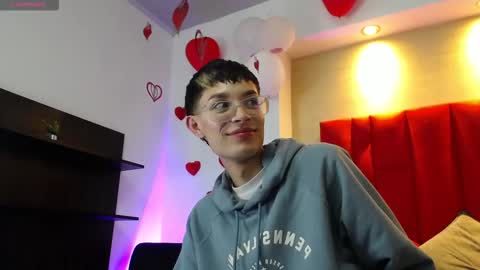 Snapshot of skinny_office chatting on February 27, 8:31 pm David online show from February 27, 8:31 pm