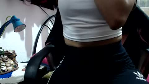 Snapshot of skinny_sexy666 chatting on June 18, 6:56 pm skinny_sexy666 online show from June 18, 6:56 pm
