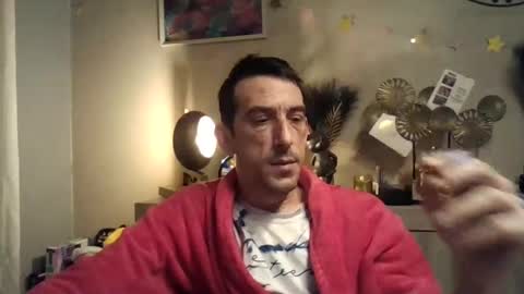 Snapshot of skinnybigcock2 chatting on December 31, 5:11 am SkinnyBigCock2 online show from December 31, 5:11 am
