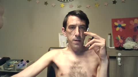 Snapshot of skinnybigcock2 chatting on June 23, 2:20 am SkinnyBigCock2 online show from June 23, 2:20 am
