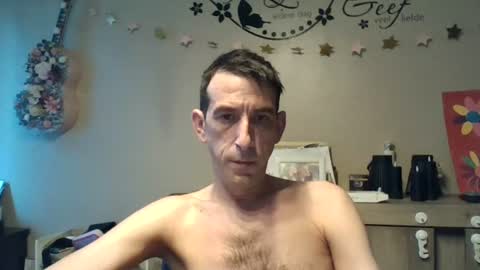 Snapshot of skinnybigcock2 chatting on June 28, 4:51 am SkinnyBigCock2 online show from June 28, 4:51 am