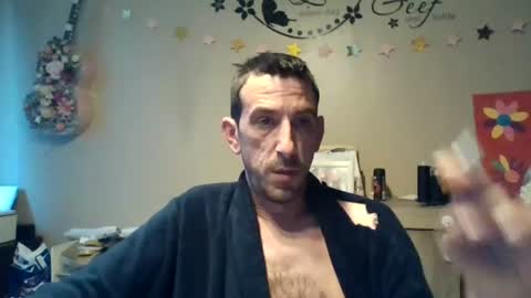 Snapshot of skinnybigcock2 chatting on July 4, 4:29 am SkinnyBigCock2 online show from July 4, 4:29 am
