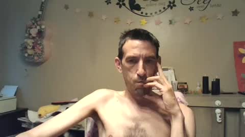 Snapshot of skinnybigcock2 chatting on July 17, 3:46 am SkinnyBigCock2 online show from July 17, 3:46 am