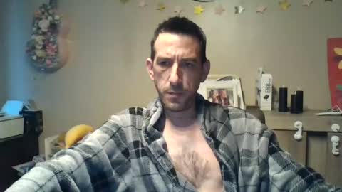 Snapshot of skinnybigcock2 chatting on July 19, 4:05 am SkinnyBigCock2 online show from July 19, 4:05 am