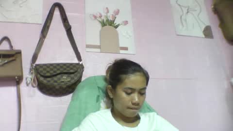 skinnybodyme24 online show from November 17, 1:33 am