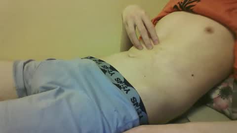 skinnycuteb0y online show from September 12, 6:57 am