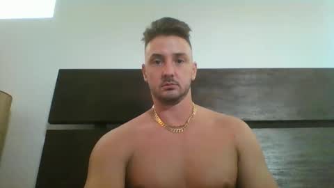 Snapshot of skinnyguylongdick1 chatting on September 21, 6:42 pm skinnyguylongdick1 online show from September 21, 6:42 pm