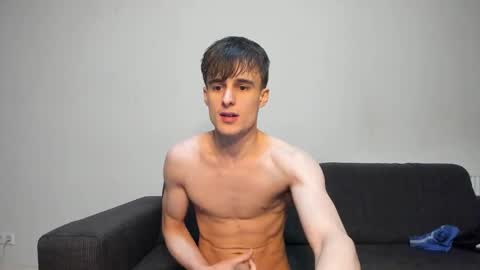 Snapshot of skinnyguywithbigd chatting on December 25, 5:48 am skinnyguywithbigd online show from December 25, 5:48 am