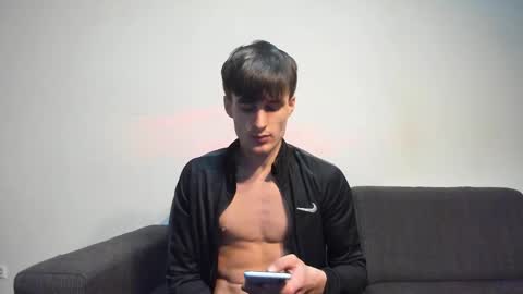 Snapshot of skinnyguywithbigd chatting on January 6, 5:38 pm skinnyguywithbigd online show from January 6, 5:38 pm