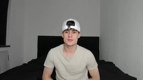 Snapshot of skinnyguywithbigd chatting on December 2, 1:55 am skinnyguywithbigd online show from December 2, 1:55 am