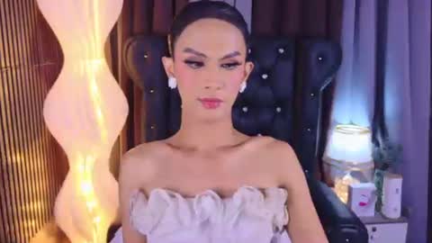 skinnyhugecock1 online show from August 6, 12:40 pm