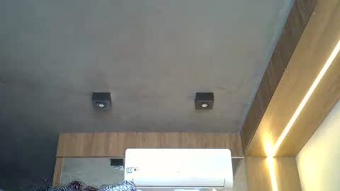 skinnykittencam online show from November 11, 1:00 pm