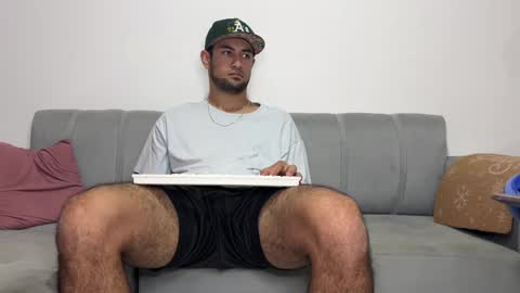 Snapshot of skinnylatin69 chatting on January 18, 2:14 am skinnylatin69 online show from January 18, 2:14 am