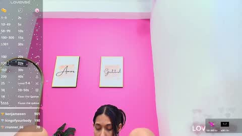 Snapshot of skinnyneighbour_ chatting on January 9, 9:16 am Karla online show from January 9, 9:16 am