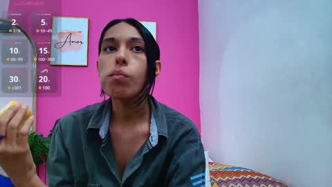 Snapshot of skinnyneighbour_ chatting on January 17, 9:17 am Karla online show from January 17, 9:17 am