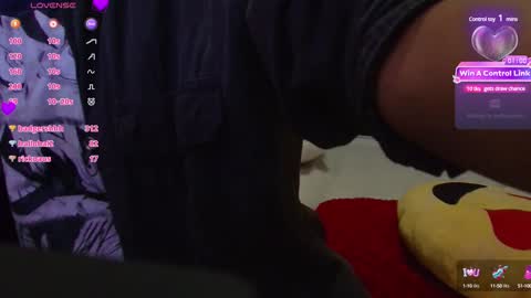 Snapshot of skinnyneighbour_ chatting on January 18, 3:09 am Karla online show from January 18, 3:09 am