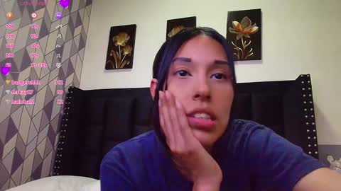 Snapshot of skinnyneighbour_ chatting on January 18, 6:13 am Karla online show from January 18, 6:13 am