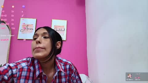 Snapshot of skinnyneighbour_ chatting on January 23, 9:08 am Karla online show from January 23, 9:08 am