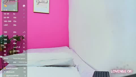 Snapshot of skinnyneighbour_ chatting on January 30, 9:25 am Karla online show from January 30, 9:25 am