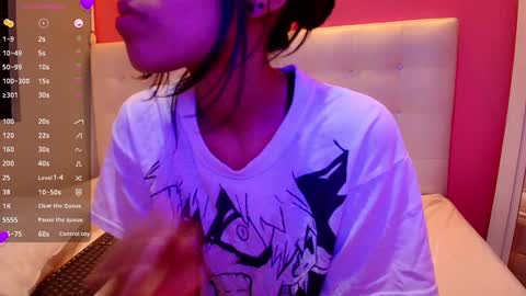 Snapshot of skinnyneighbour_ chatting on February 4, 6:14 am Karla online show from February 4, 6:14 am