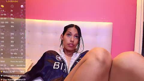 Snapshot of skinnyneighbour_ chatting on February 14, 6:34 am Karla online show from February 14, 6:34 am