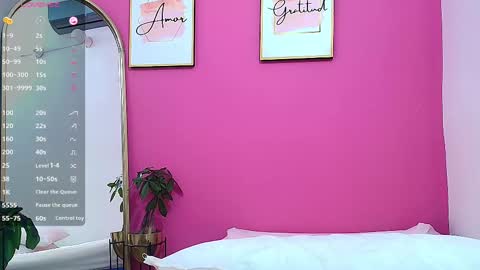 Snapshot of skinnyneighbour_ chatting on February 27, 6:29 am Karla online show from February 27, 6:29 am