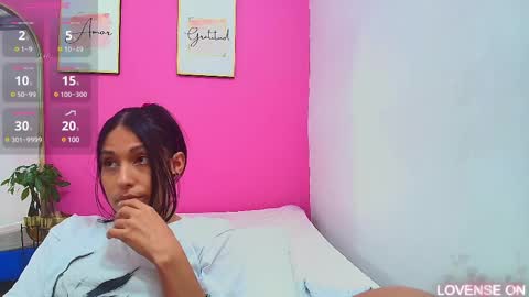 Snapshot of skinnyneighbour_ chatting on March 11, 6:00 am Karla online show from March 11, 6:00 am