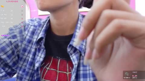 Snapshot of skinnyneighbour_ chatting on September 27, 3:44 am Karla online show from September 27, 3:44 am