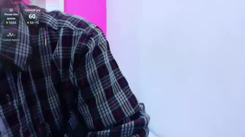 Snapshot of skinnyneighbour_ chatting on October 10, 2:54 am Karla online show from October 10, 2:54 am