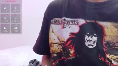 Snapshot of skinnyneighbour_ chatting on October 21, 2:45 am Karla online show from October 21, 2:45 am