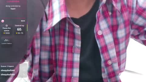 Snapshot of skinnyneighbour_ chatting on November 18, 3:01 am Karla online show from November 18, 3:01 am