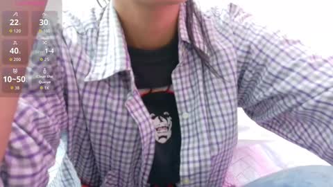 Snapshot of skinnyneighbour_ chatting on December 19, 3:24 am Karla online show from December 19, 3:24 am