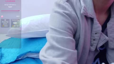 Snapshot of skinnyneighbour_ chatting on January 14, 3:01 am Karla online show from January 14, 3:01 am