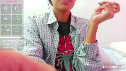 Snapshot of skinnyneighbour_ chatting on February 13, 3:24 am Karla online show from February 13, 3:24 am