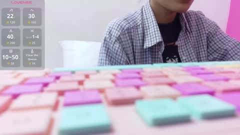 Snapshot of skinnyneighbour_ chatting on February 20, 2:52 am Karla online show from February 20, 2:52 am