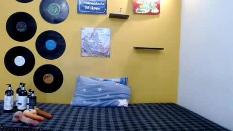 VERUS online show from April 8, 7:25 pm