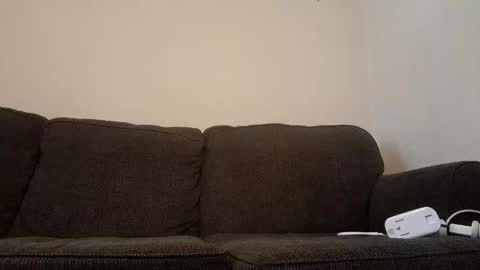 Snapshot of skip1975 chatting on January 11, 8:33 am skip1975 online show from January 11, 8:33 am