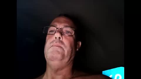 Snapshot of skip1975 chatting on February 11, 7:41 pm skip1975 online show from February 11, 7:41 pm