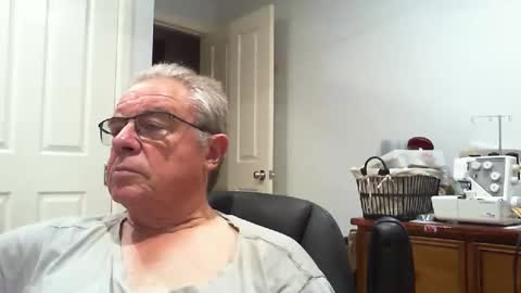 Snapshot of skipper1970 chatting on February 25, 8:35 am Skipper1970 online show from February 25, 8:35 am