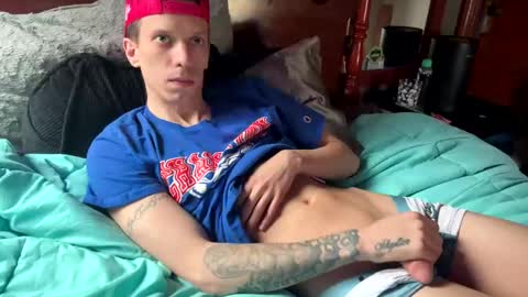 Snapshot of skittles933 chatting on February 8, 5:39 pm Skittles online show from February 8, 5:39 pm