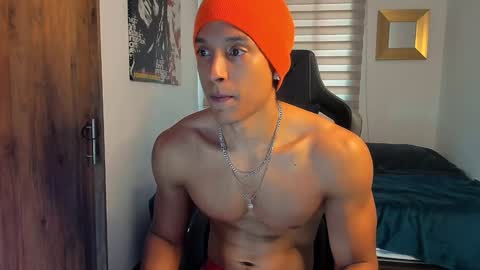 Snapshot of skull_prospect chatting on December 4, 12:14 pm Liam Vokov online show from December 4, 12:14 pm