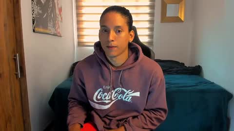 Snapshot of skull_prospect chatting on December 21, 3:20 pm Liam Vokov online show from December 21, 3:20 pm