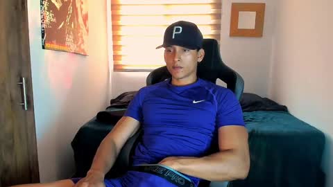 Snapshot of skull_prospect chatting on January 8, 4:00 pm Liam Vokov online show from January 8, 4:00 pm