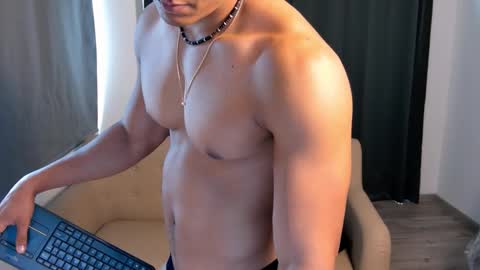 Snapshot of skull_prospect chatting on September 25, 2:43 pm Liam Vokov online show from September 25, 2:43 pm