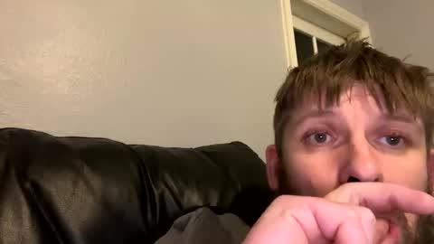 skuzzy25 online show from December 22, 4:28 am