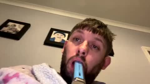 skuzzy25 online show from February 8, 11:24 pm