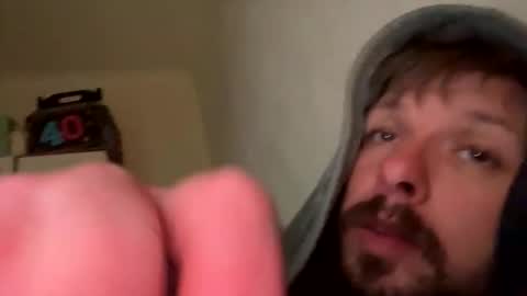 skuzzy25 online show from October 18, 7:09 am