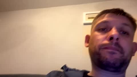 skuzzy25 online show from April 19, 10:01 pm