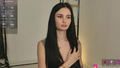 Eliza online show from May 17, 1:14 am