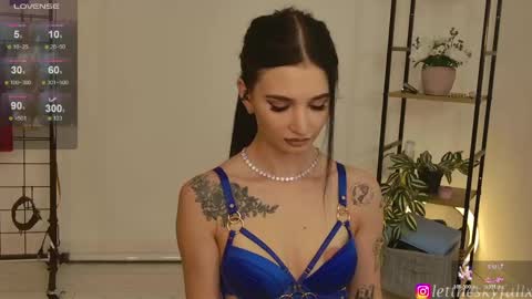 Eliza online show from May 29, 11:36 pm